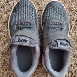 Nike boys tennis shoes Size 10C